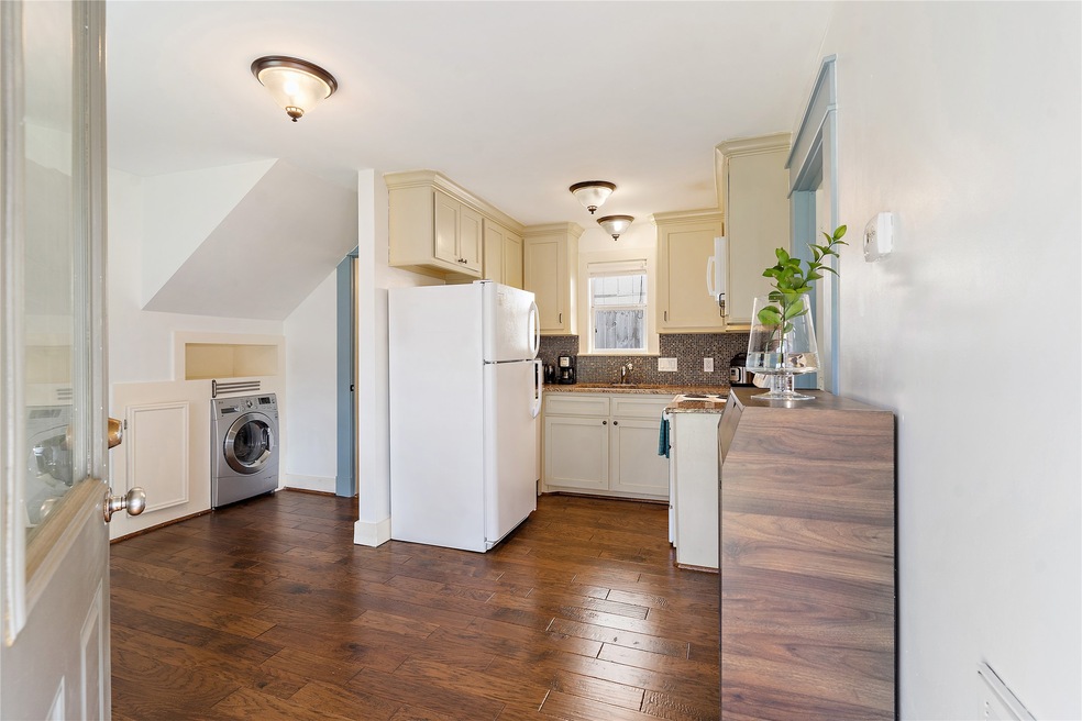 729 Allston St unit B, Houston, TX 77007 - photo 1