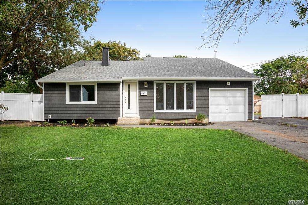 3107 Chestnut Ave, Medford, NY 11763 - photo 1