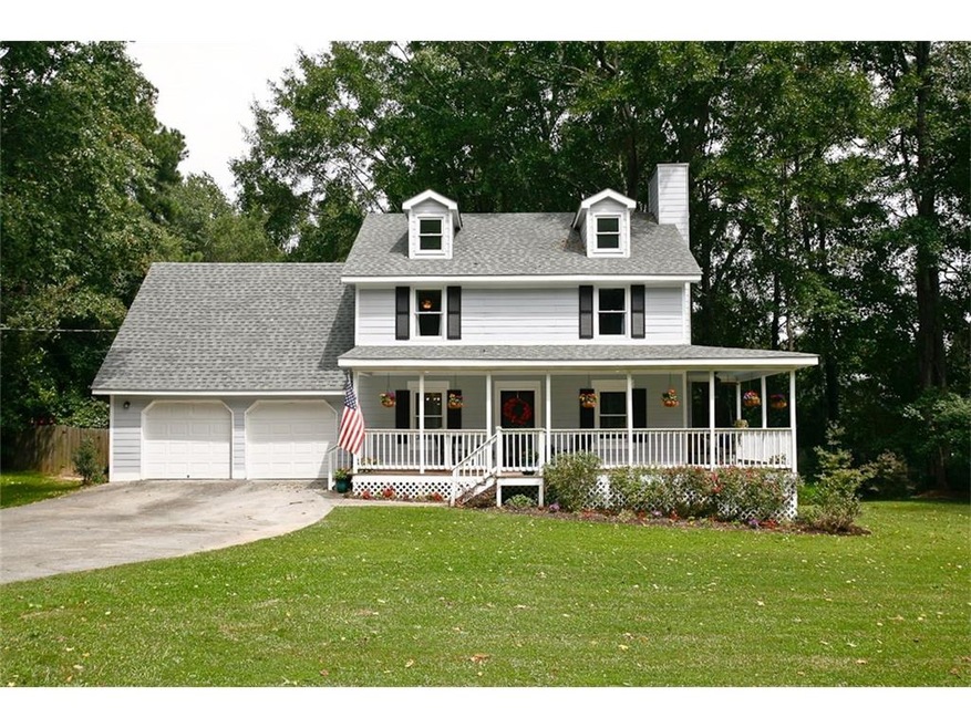 Beautiful Grayson home with all the extras!  Renov