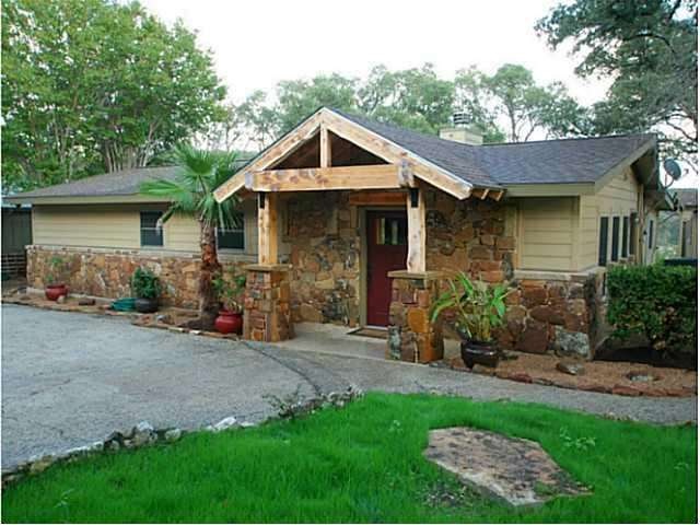 Exterior Front : Craftsman styling exterior with s