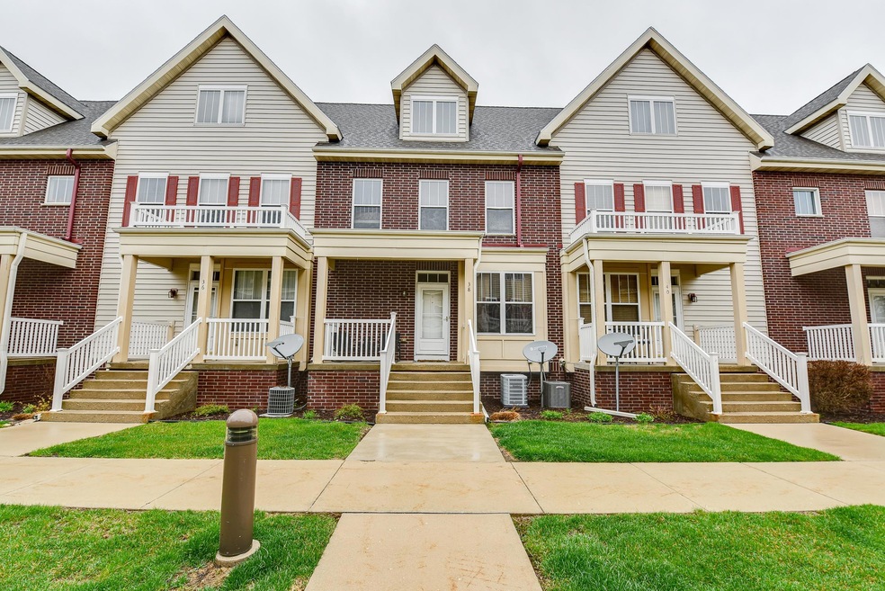 38 S Gardens Way, Fitchburg, WI 53711 - photo 1