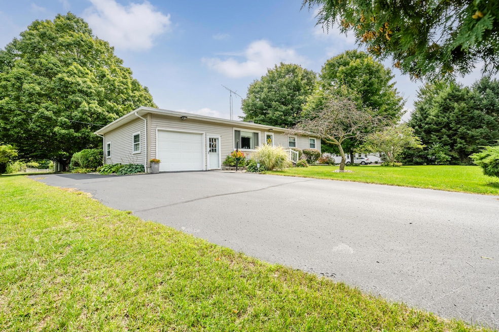 1155 S Bainbridge Center Rd, Benton Harbor, MI 49022 - photo 1