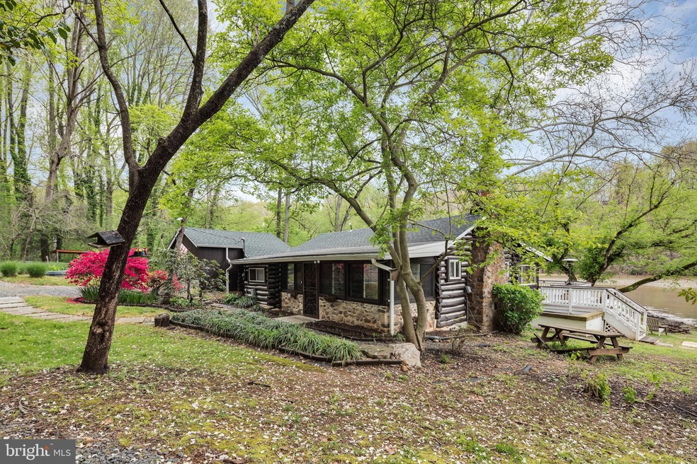 8151 N Point Rd, Manassas, VA 20112 - photo 1