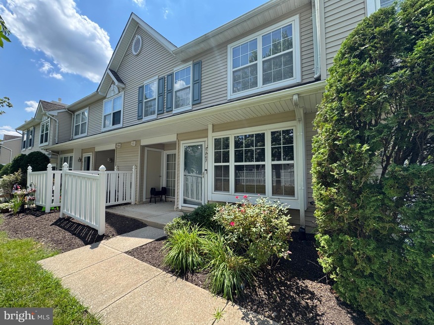 807 Kirby Way unit 807, Mount Laurel, NJ 08054 - photo 1