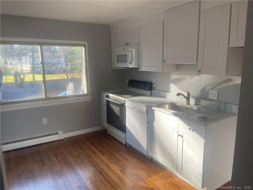 818 Pine St unit 5, Bristol, CT 06010 - photo 1