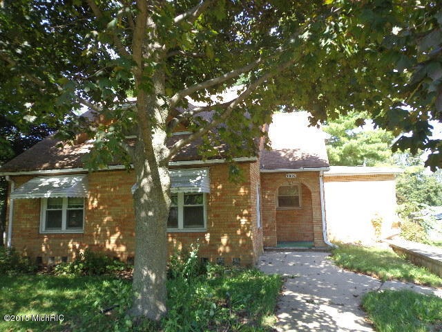 7861 Carlson Rd, Lansing, MI 48917 - photo 1