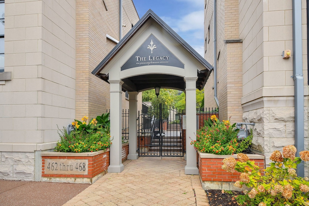 462 Pennsylvania Ave unit 1S, Glen Ellyn, IL 60137 - photo 1