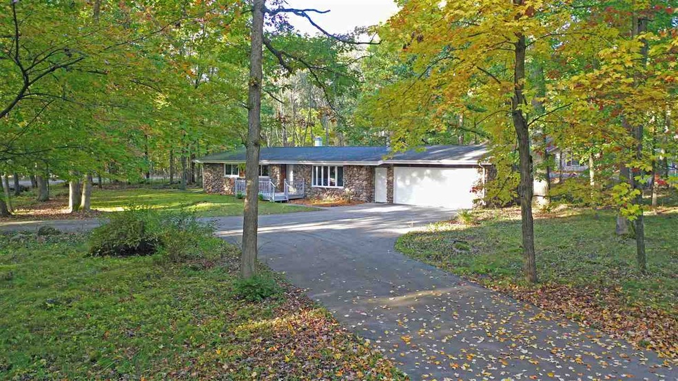 E2377 Lamplighter Ln, Waupaca, WI 54981 - photo 1