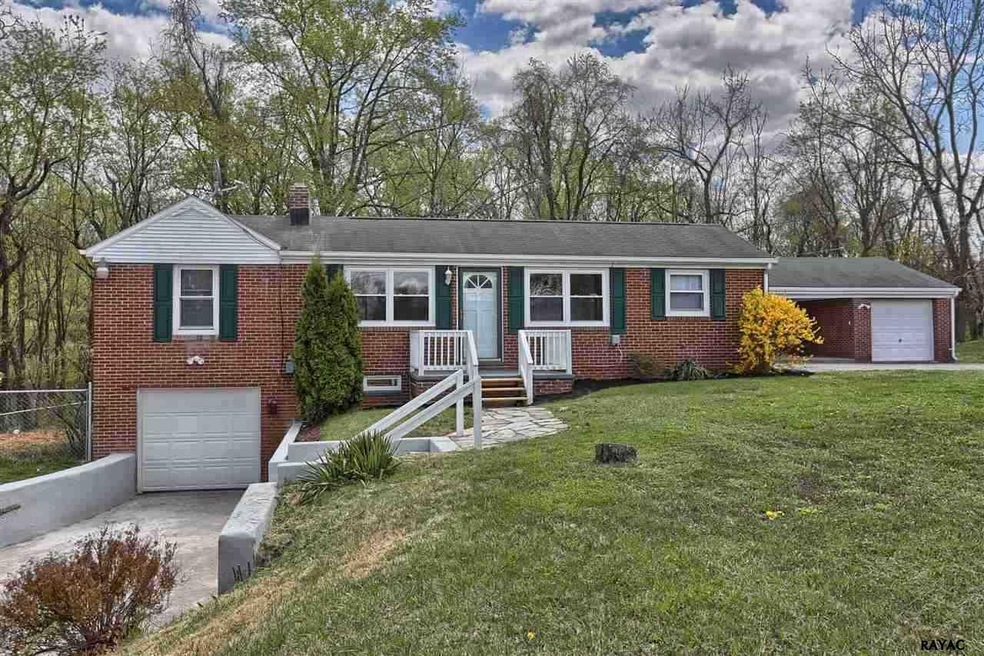 2214 Craley Rd, Red Lion, PA 17356 - photo 1