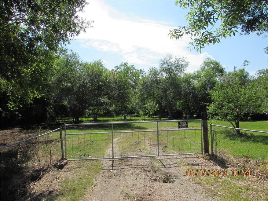 17501 Debbie Dr, Pearland, TX 77584 - photo 1