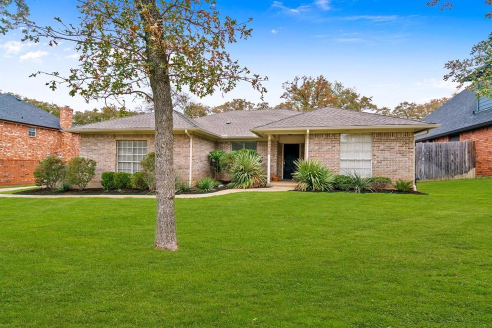 1209 Briar Dr, Bedford, TX 76022 - photo 1