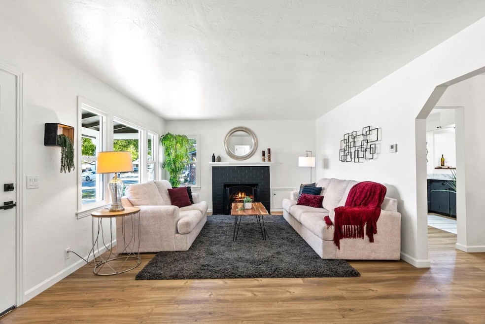 Pending $749,000 • Co-Listing Agent
