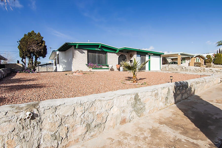 10461 Chinaberry Dr, El Paso, TX 79925 - photo 1