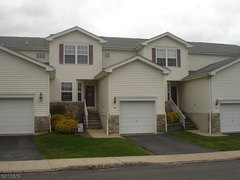 107 Heritage Ln unit B1, Hamburg, NJ 07419 - photo 1
