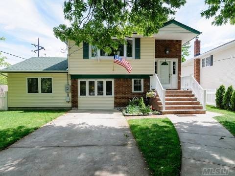 8 Dover Pkwy, Garden City, NY 11530 - photo 1