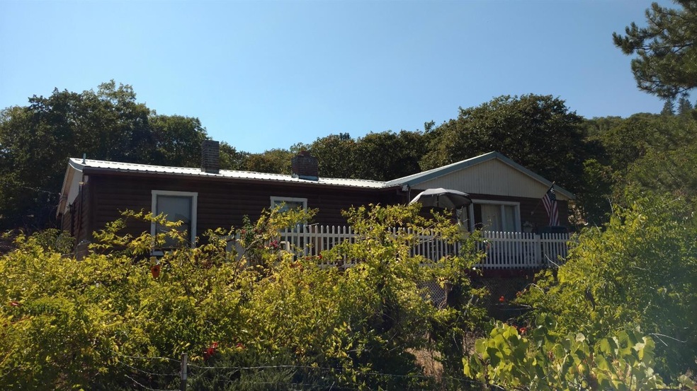 8025 Gold Ray Rd, Central Point, OR 97502 - photo 1