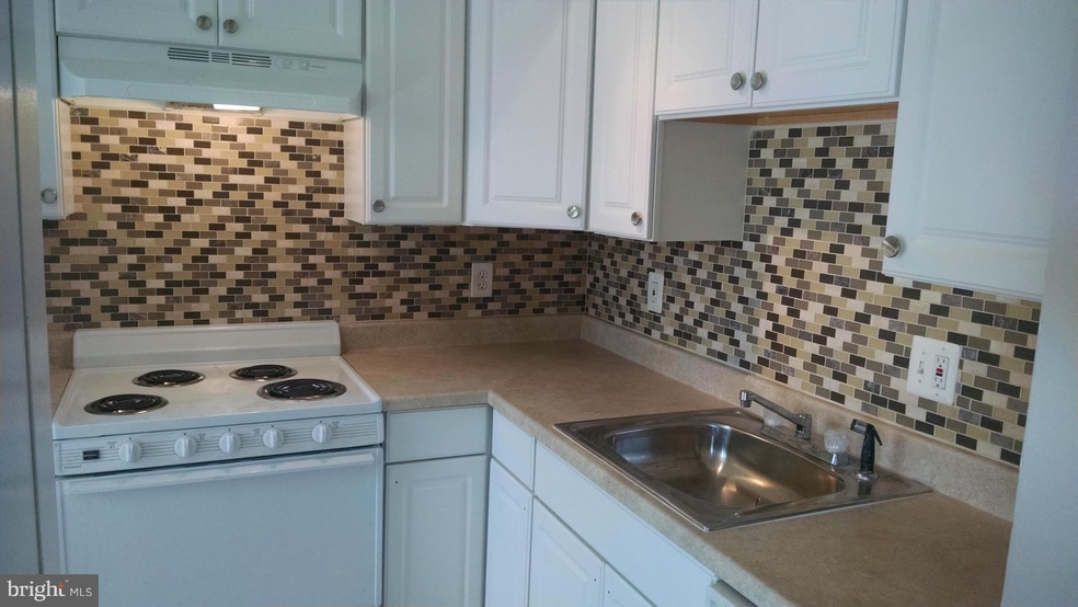 5804F Village Green Dr unit F, Alexandria, VA 22309 - photo 1