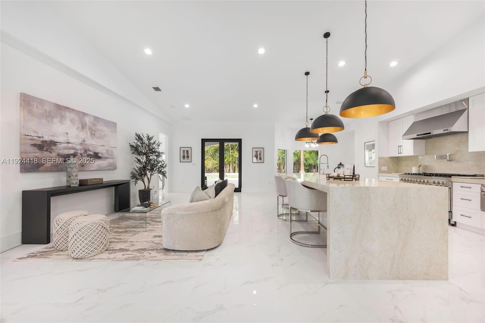 For Sale $2,495,000 • Co-Listing Agent