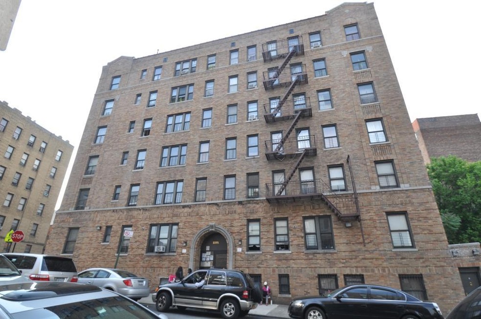 2735 Sedgwick Ave unit 4d, Bronx, NY 10468 - photo 1