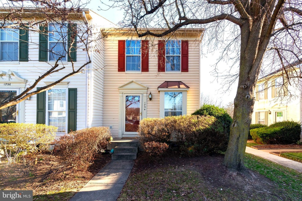 1754 Tiger Lily Cir, Woodbridge, VA 22192 - photo 1