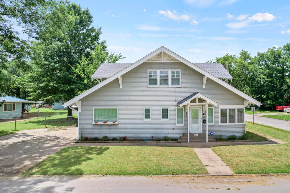 For Sale $225,000 • Co-Listing Agent