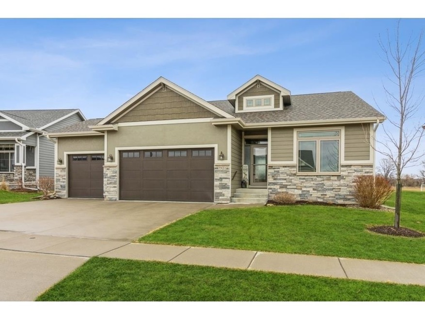 7921 NW 95th St, Johnston, IA 50131 - photo 1