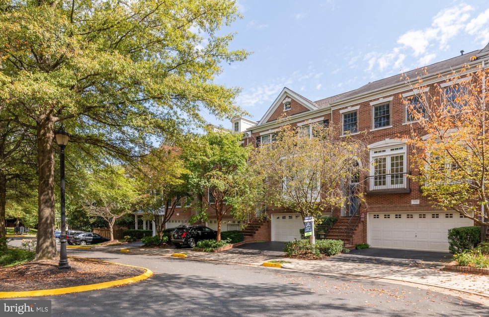 3081 Mckinnon Way, Oakton, VA 22124 - photo 1