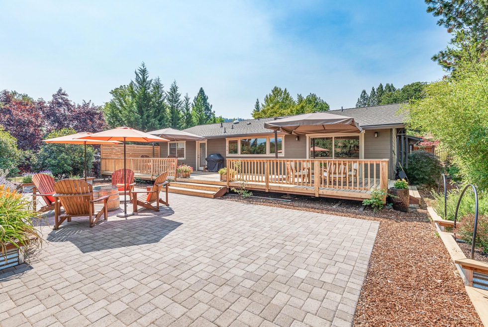 2309 Greenmeadows Way, Ashland, OR 97520