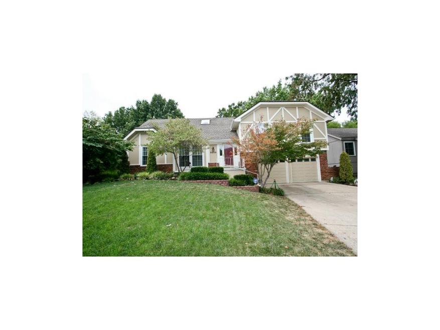 8606 Alden St, Lenexa, KS 66215 - photo 1