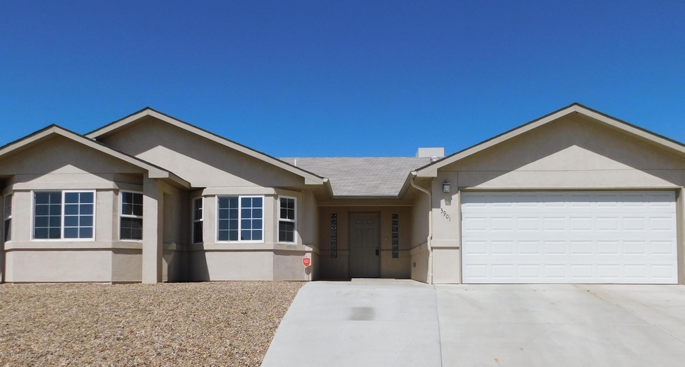 3901 Yorkshire St, Farmington, NM 87402 - photo 1