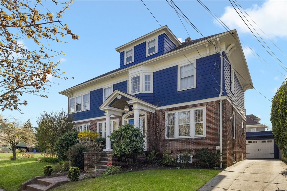 1305 Narragansett Blvd, Cranston, RI 02905 - photo 1