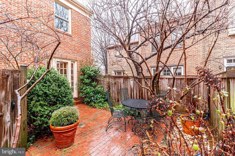 1211 Michigan Ct, Alexandria, VA 22314 - photo 1