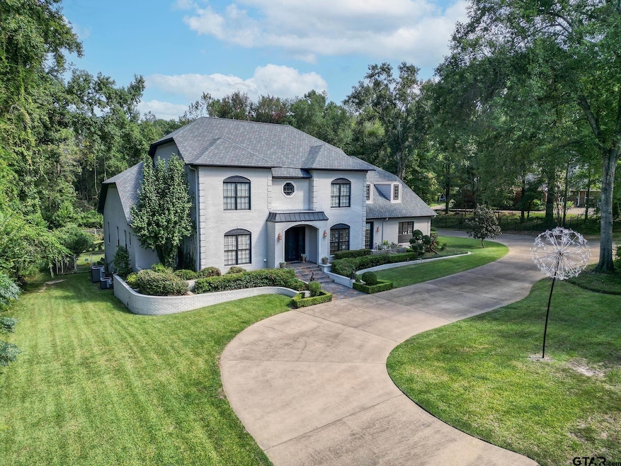 For Sale $1,432,600 • Co-Listing Agent