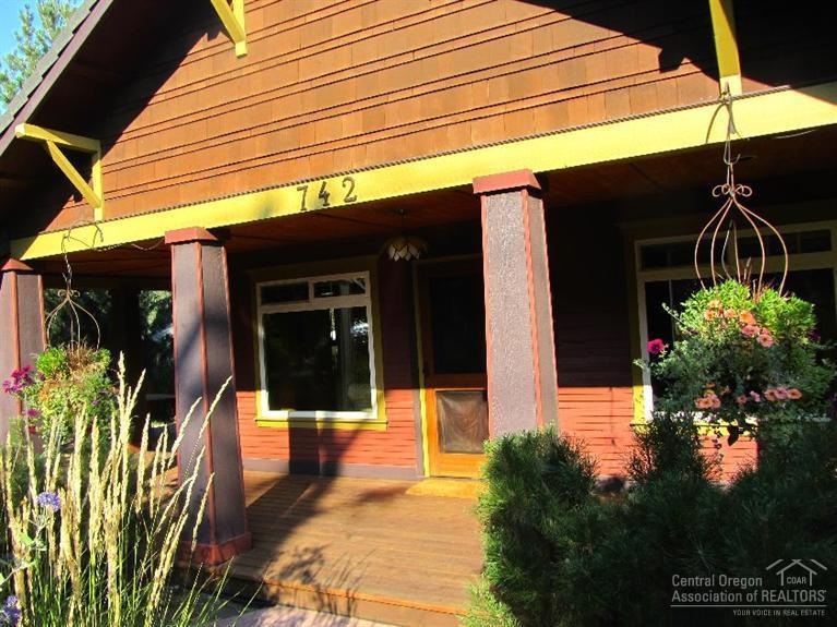 742 NE 12th St, Bend, OR 97701 - photo 1