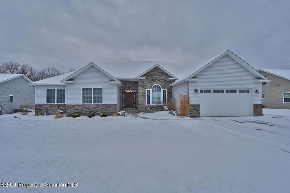 112 Falcon Ln, Archbald, PA 18403 - photo 1