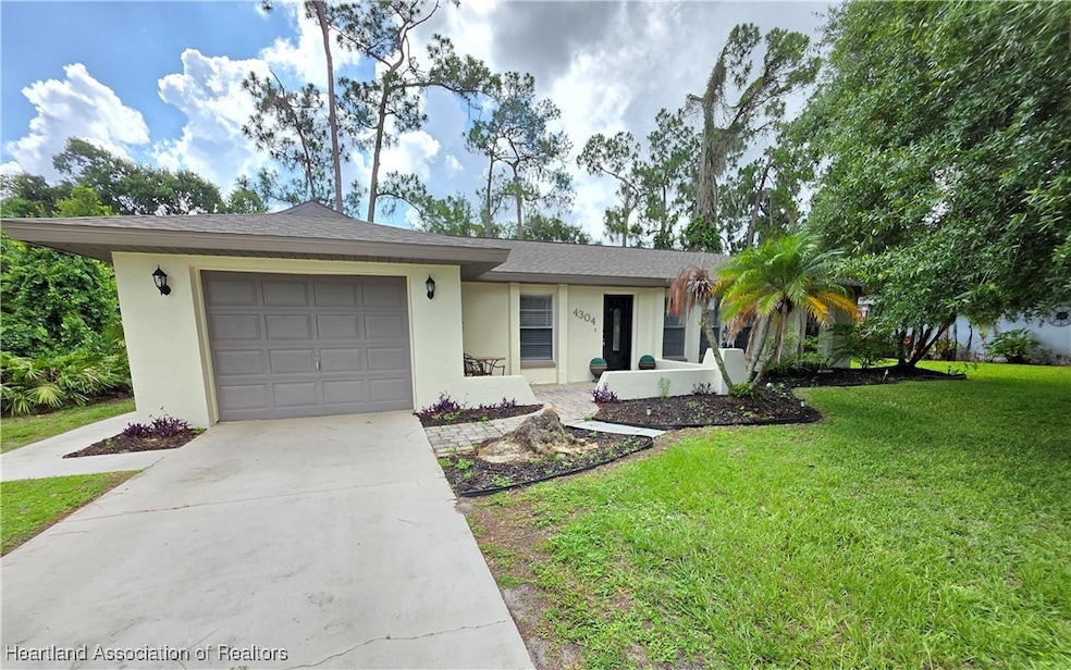 4304 Lewis Ave, Sebring, FL 33875 - photo 1