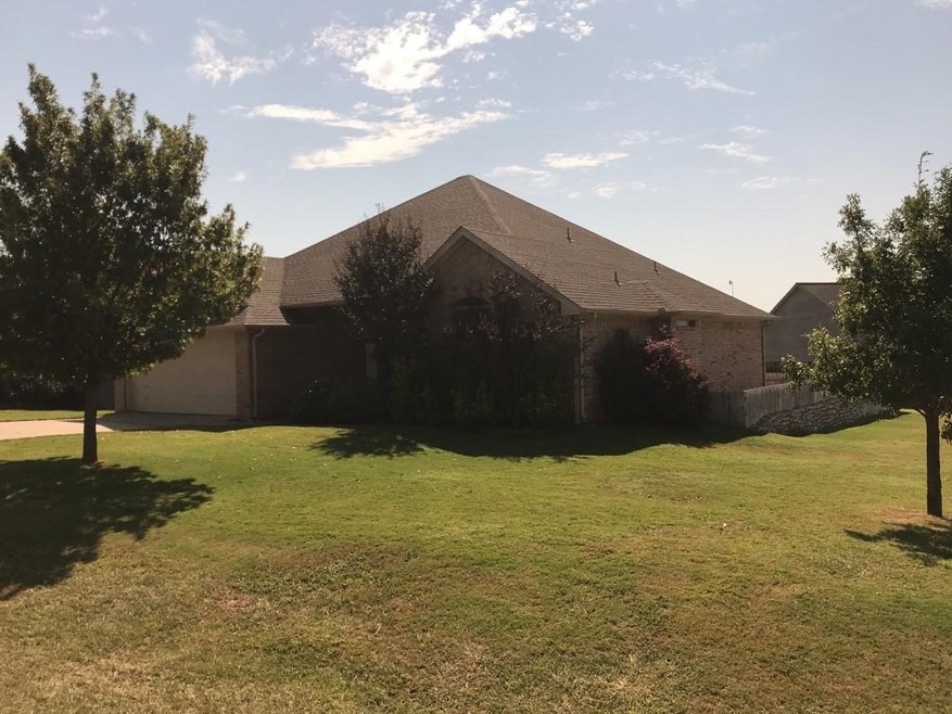 1005 Winding Rd, Granbury, TX 76049 - photo 1