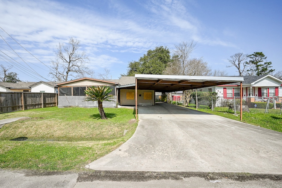 Welcome to 7221 S Hall!