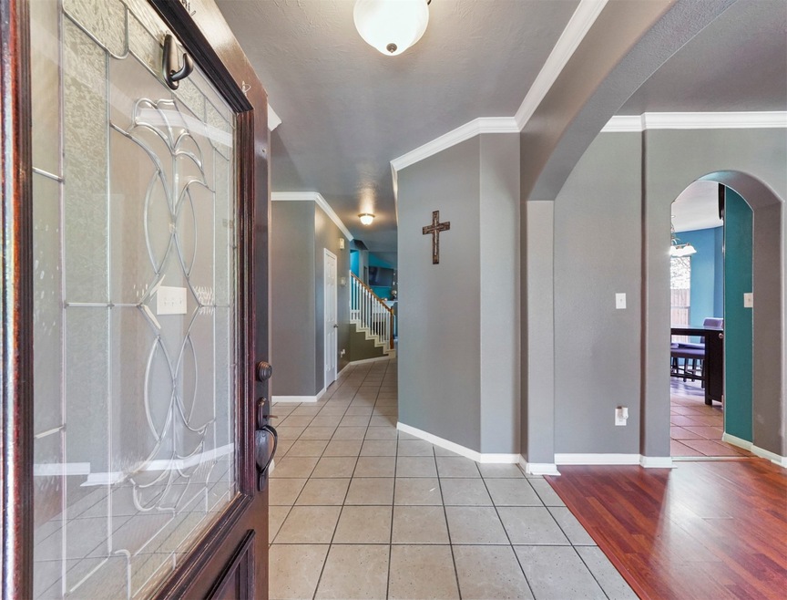 Welcome home to 11722 Briar Canyon Ct!