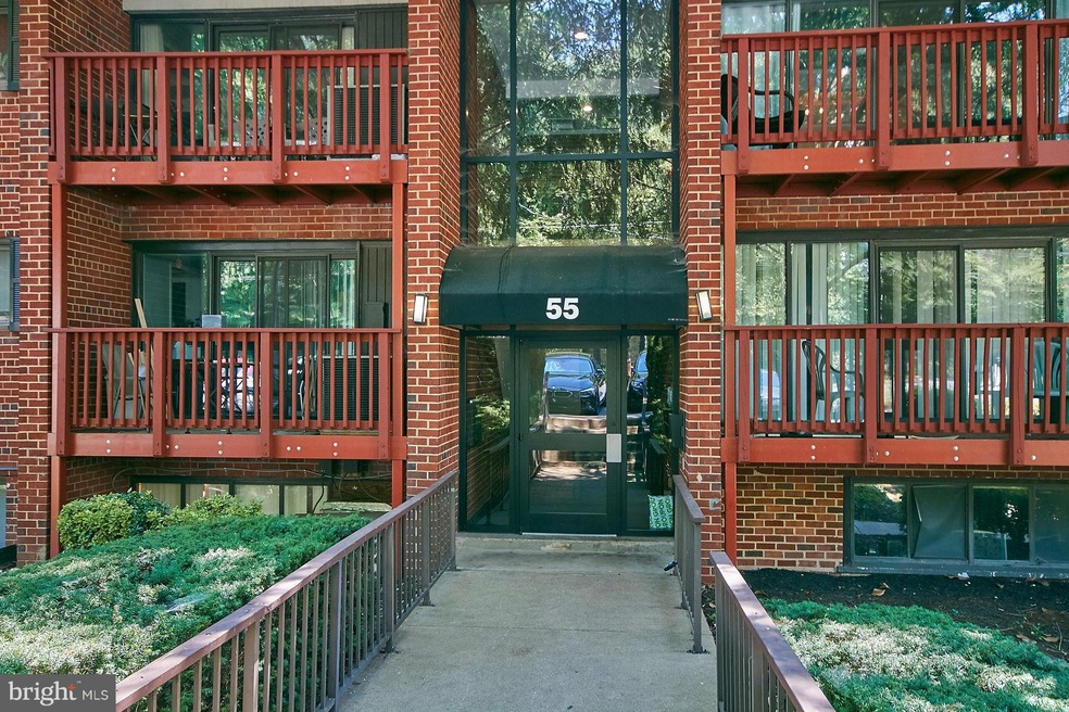 55 Skyhill Rd unit 302, Alexandria, VA 22314 - photo 1