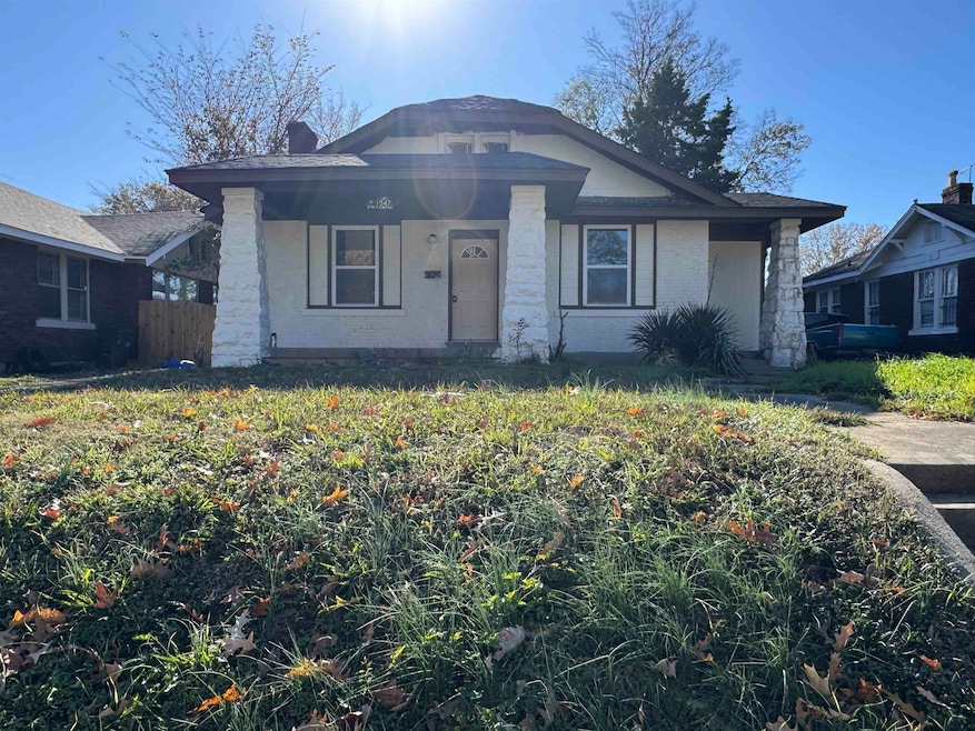 Bungalow with a porch