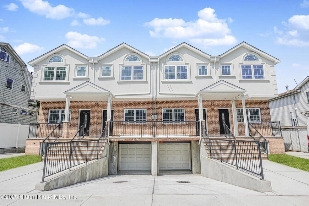 Pending $748,888 • Co-Listing Agent