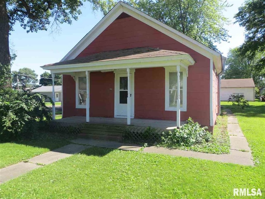 625 Oklahoma Ave, Lincoln, IL 62656 - photo 1