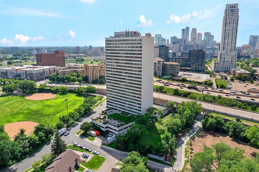 6-web-or-mls-1920 S 1st St 408-79.jpg