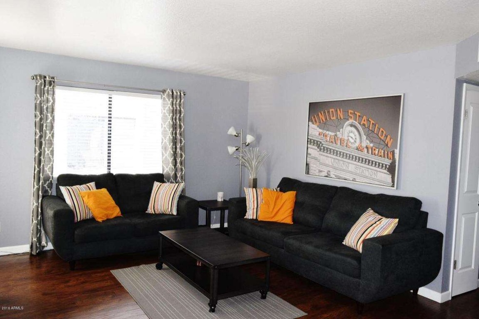 001_Spacious Living Room