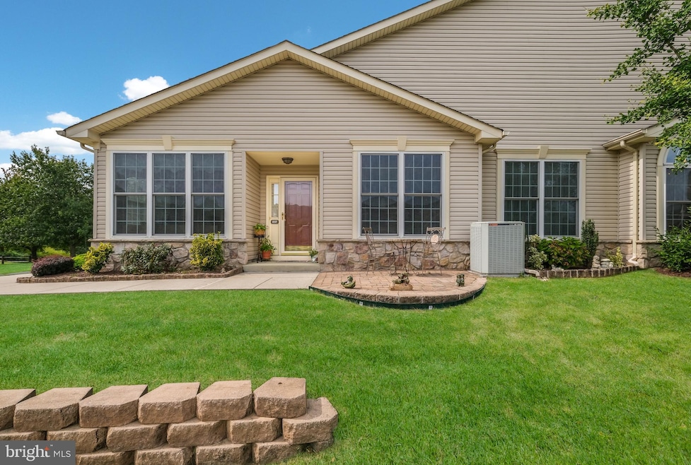 807 Persimmon Ln unit V122, Langhorne, PA 19047 - photo 1