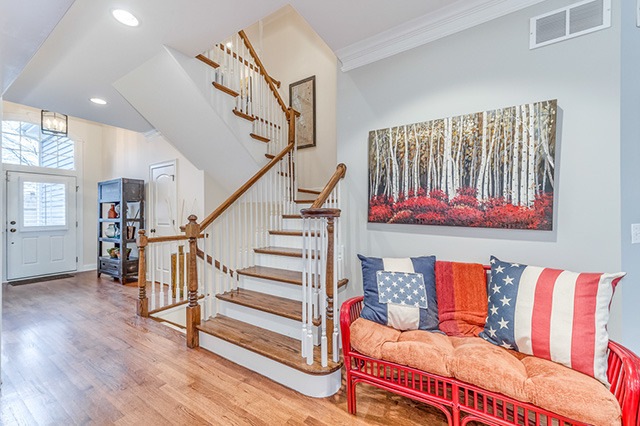 717 E Evergreen St, Wheaton, IL 60187 - photo 1