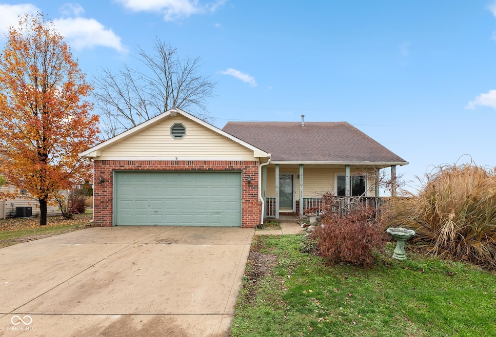 459 Cardinal Dr, Whiteland, IN 46184 - photo 1