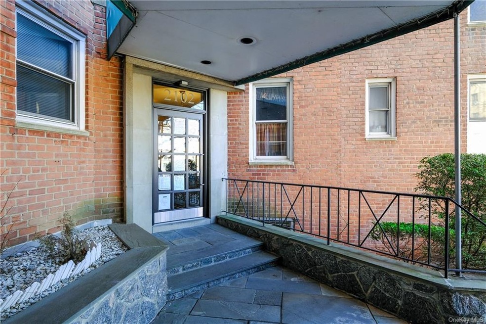 Lovely front entrance to building.