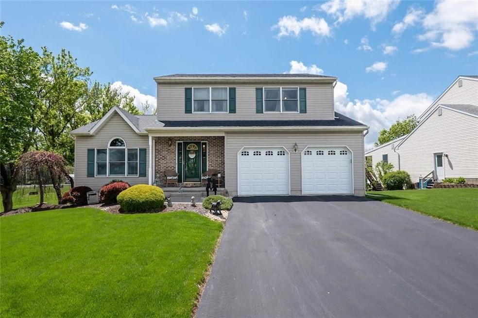 172 2nd St, Nazareth, PA 18064 - photo 1